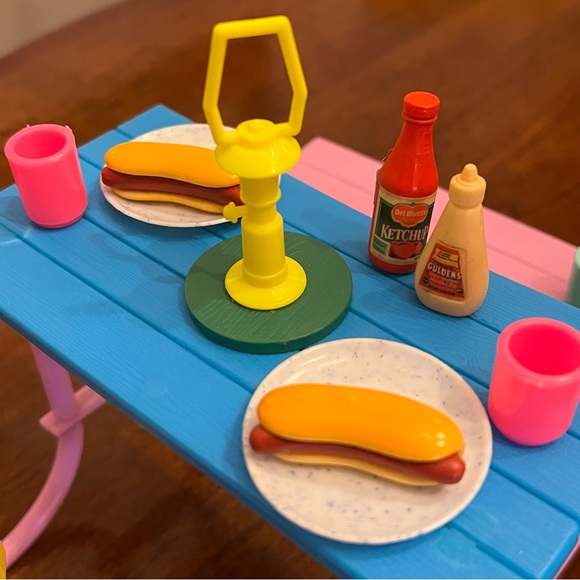 Barbie 1990’s Lot Picnic Table Barbecue Grill Food Cooler Basket Blanket Guitar - Picture 4 of 13